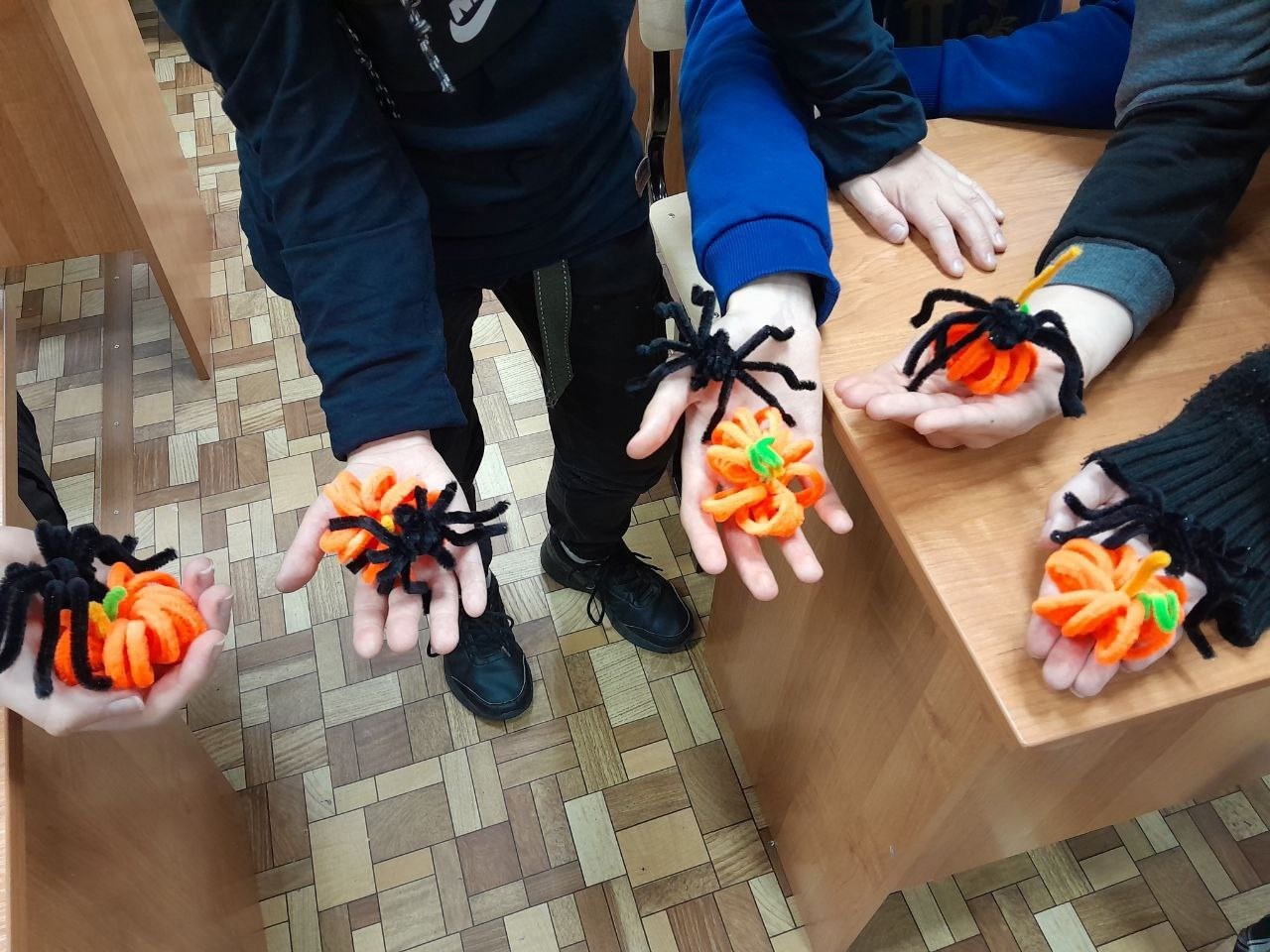 «Наши руки не для скуки».